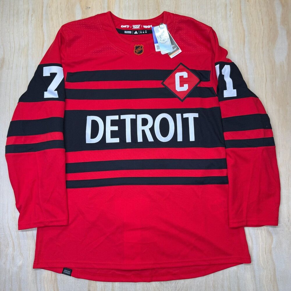NEW Dylan Larkin Detroit Red Wings adidas Reverse Retro 2.0 Player Jersey Sz 52